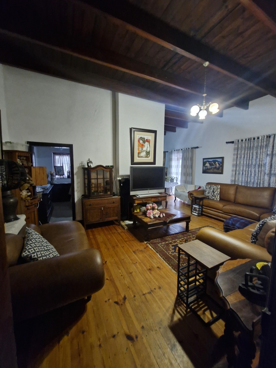 6 Bedroom Property for Sale in Murraysburg Western Cape